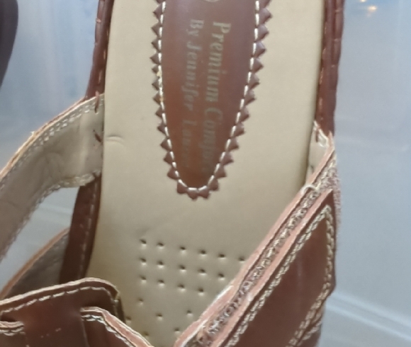 Elegant Brown Women's Sandals - Picture 2 of 10